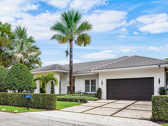 3rd image of 598 NW 9th Court