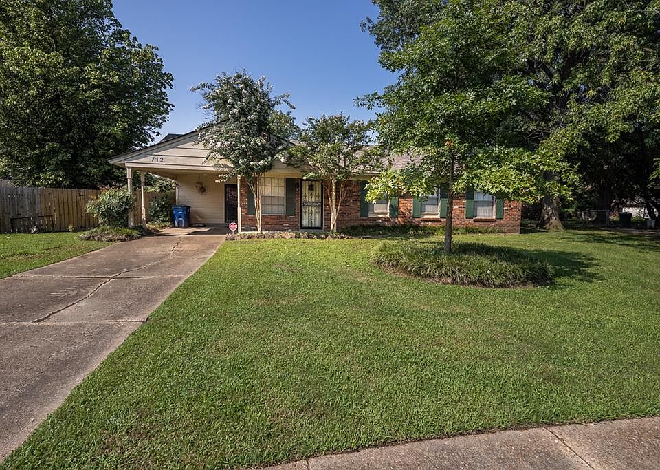 1st image of 712 McAuley Cir
