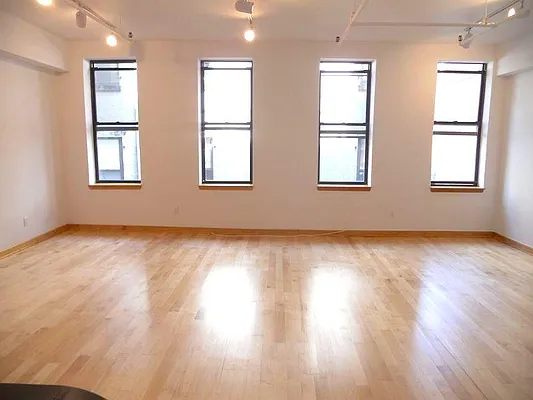 Rented by Level Group | media 31