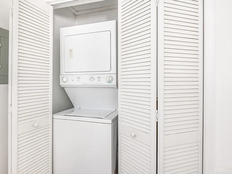 1031 Austin Ave NE #3 — Photo 29