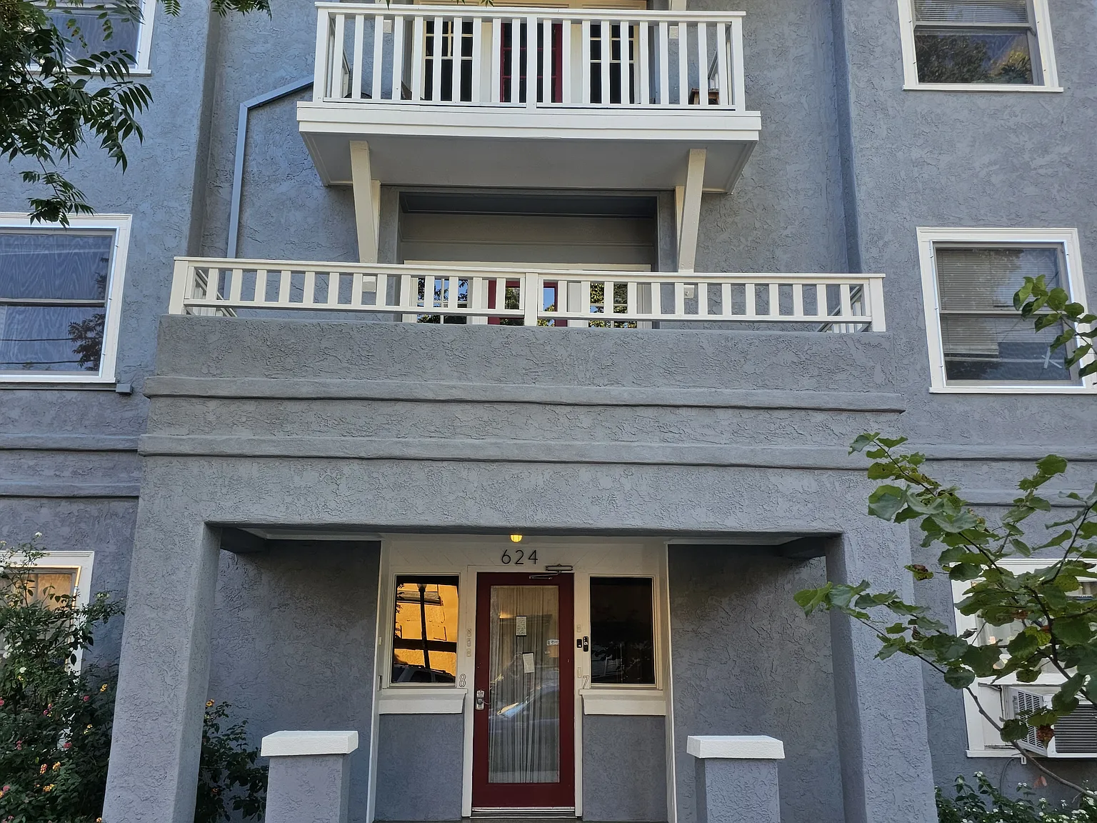 Studio, 410 sqft, $1,295 — Photo 2