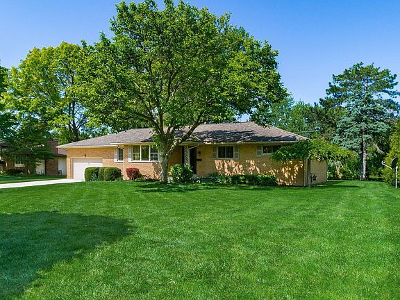 5th image of 3849 Lyon Dr