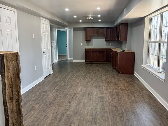 2nd image of 36 Westhampton Ct