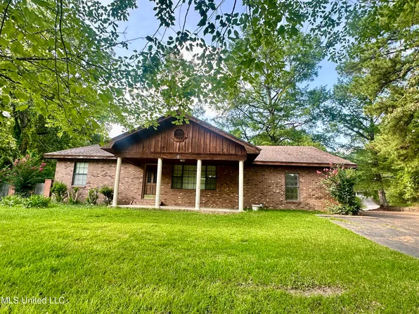 24076 Highway 8 E, Grenada, MS 38901