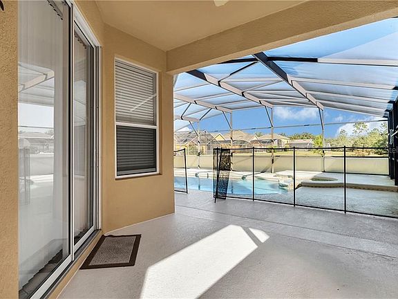 5th image of 136 African Daisy Ct