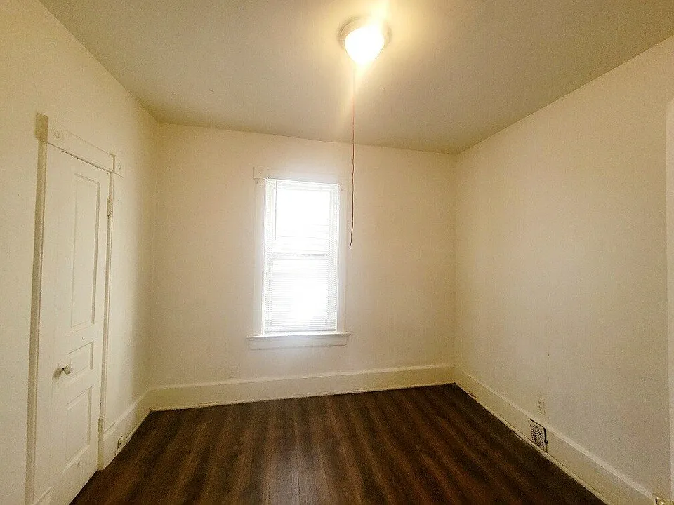 1710 W Mineral St