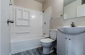 3 bed, 1.0 bath, 850 sqft, $1,000 — Photo 4