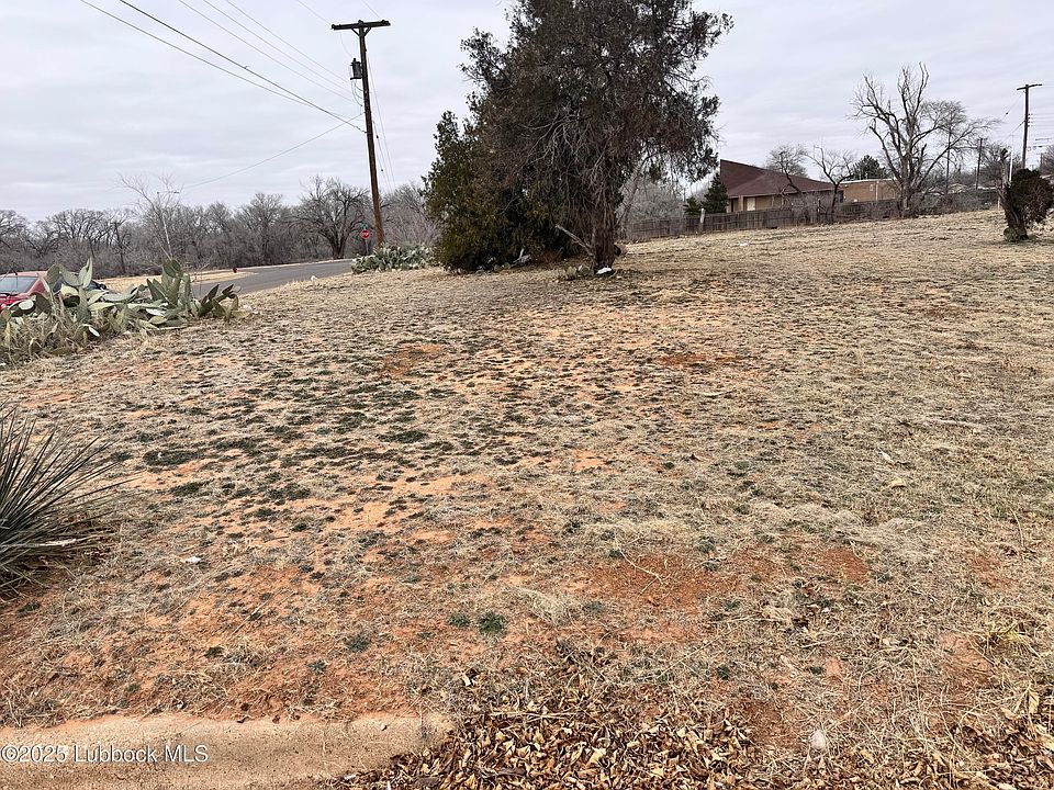 2nd image of 2801 E 5th St