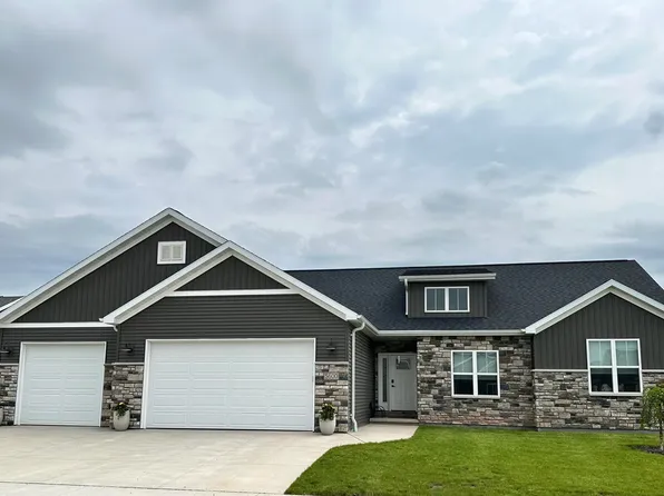 5600 N Amethyst Dr, Appleton, WI 54913