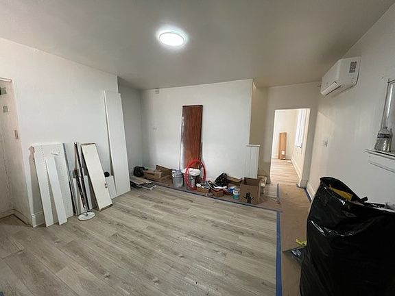 3rd image of 1122 Race St