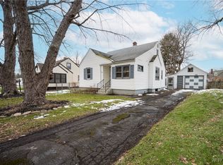 4664 Tomaka Dr, Hamburg, NY 14075