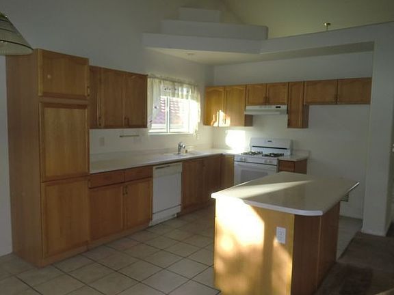 KITCHEN-ISLAND