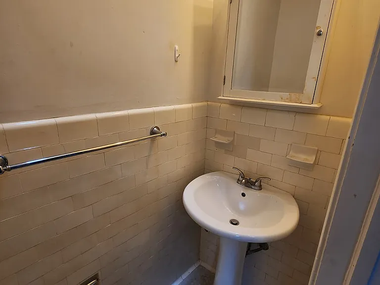 1175 Chapel St #A100 — Photo 17