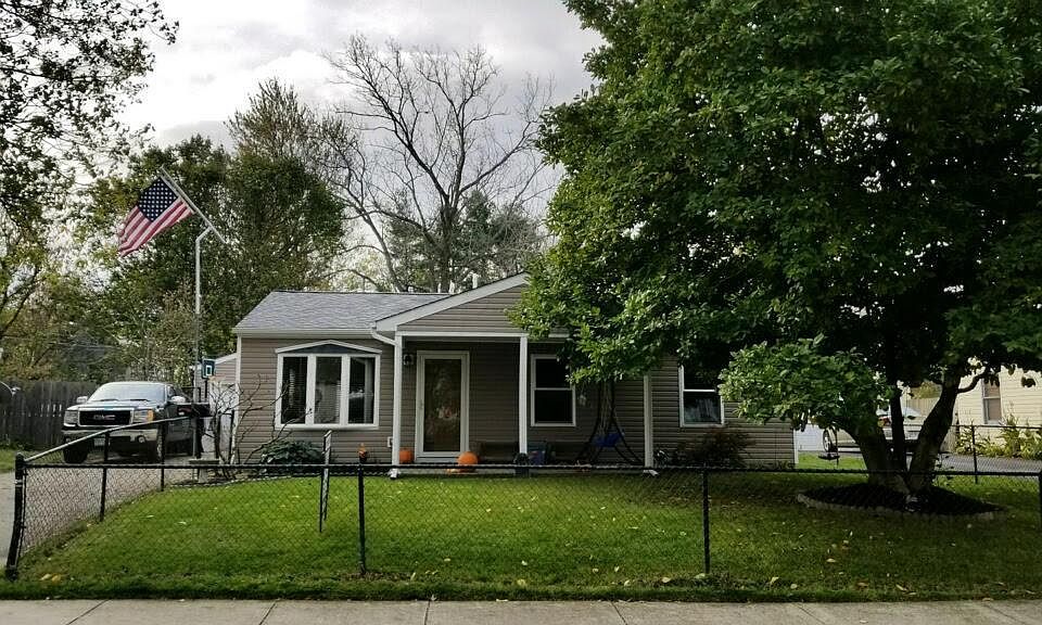 1st image of 211 Crestview Dr