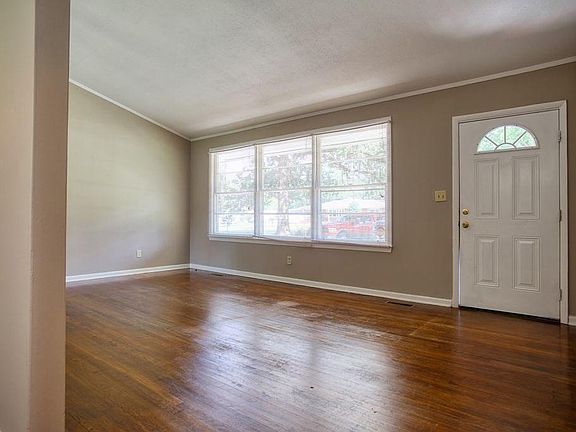 3rd image of 1111 McRee Dr