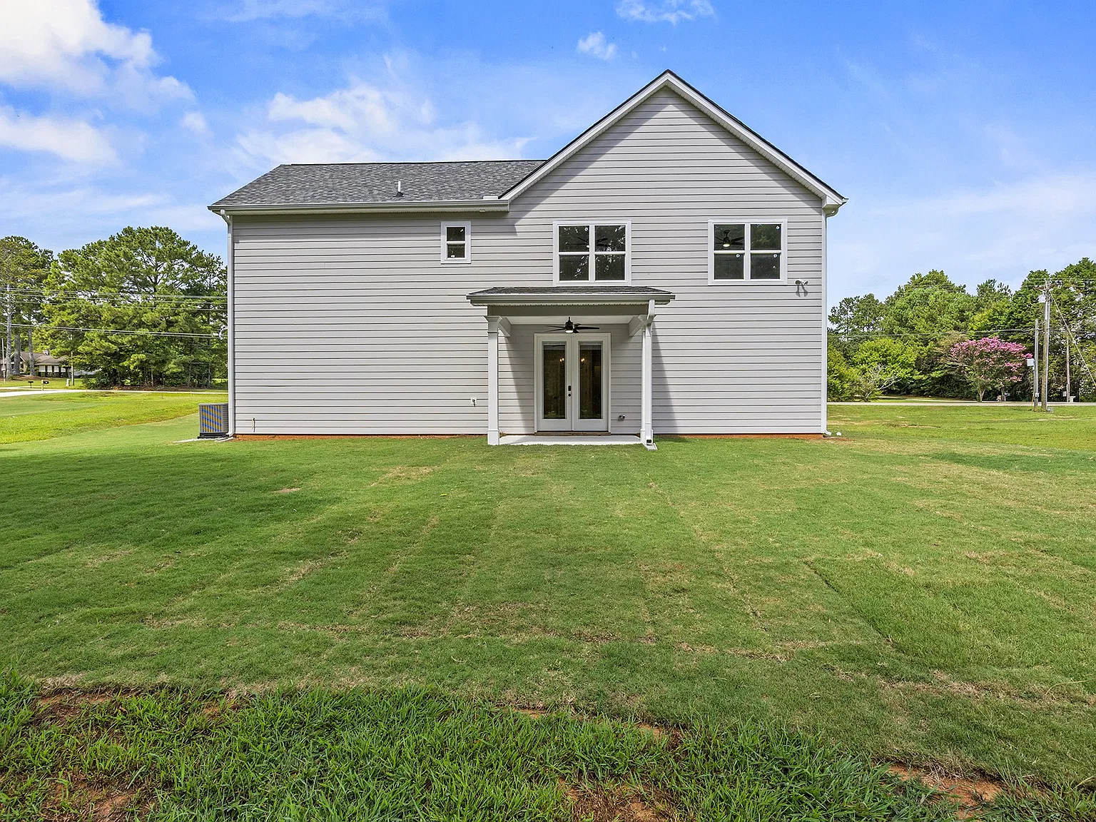 4 bed, 2.5 bath, 2003 sqft, $2,010 — Photo 2