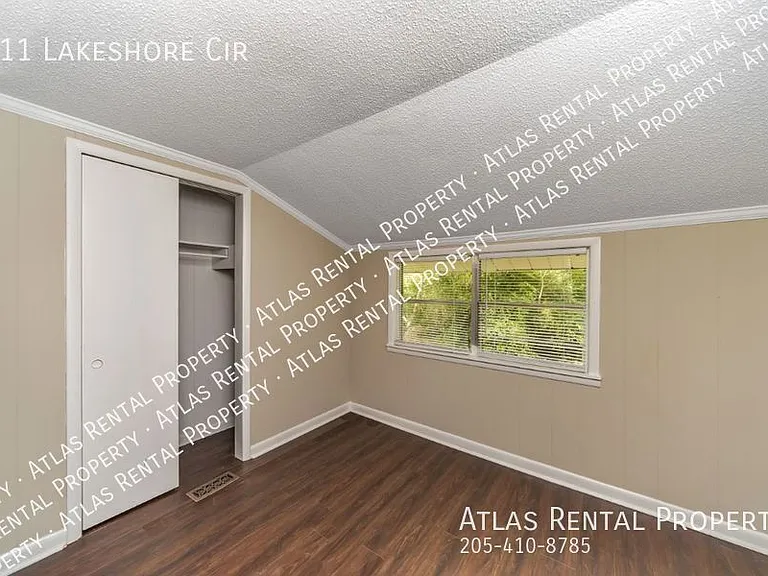 211 Lakeshore Cir — Photo 11