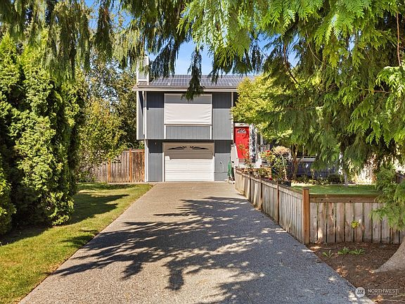 4th image of 5427 107th Street NE
