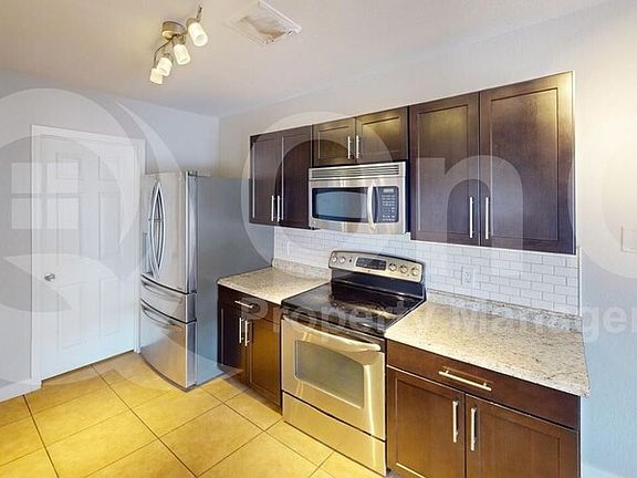 3rd image of 7835 W Fleetwood Ln