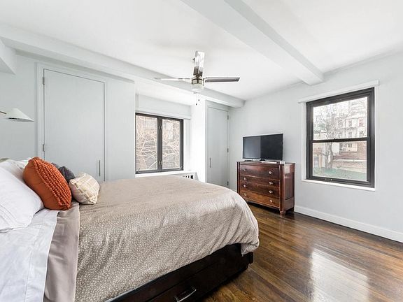 3rd image of 227 E 57th St APT 2F