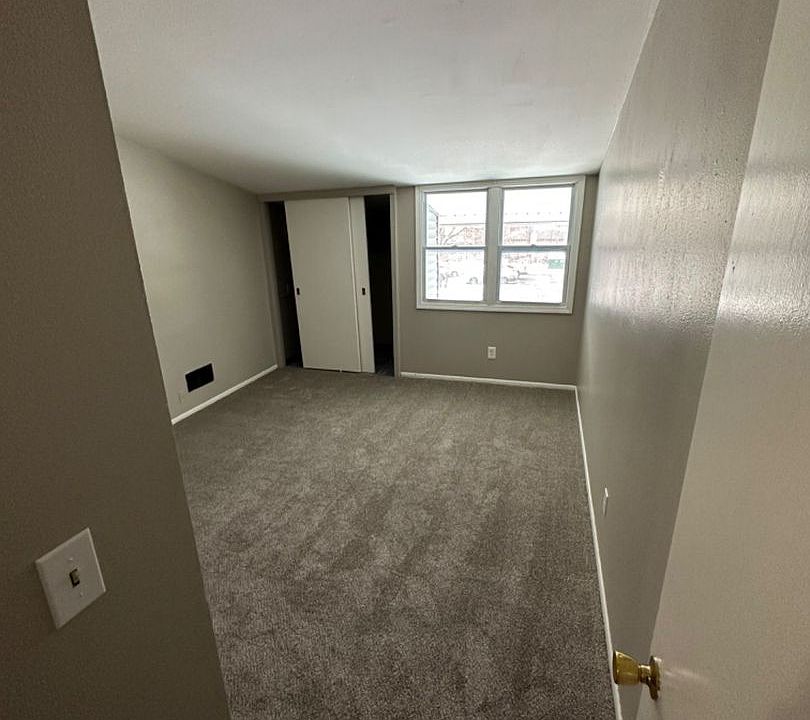 8827-9281 Woodlands Condos Apartment Rentals - Milwaukee, WI | Zillow