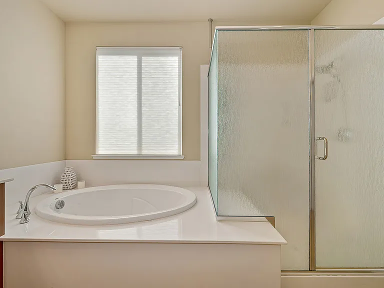 4097 Southampton St — Photo 16