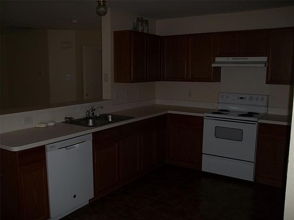 4th image of 112 Angelina Dr