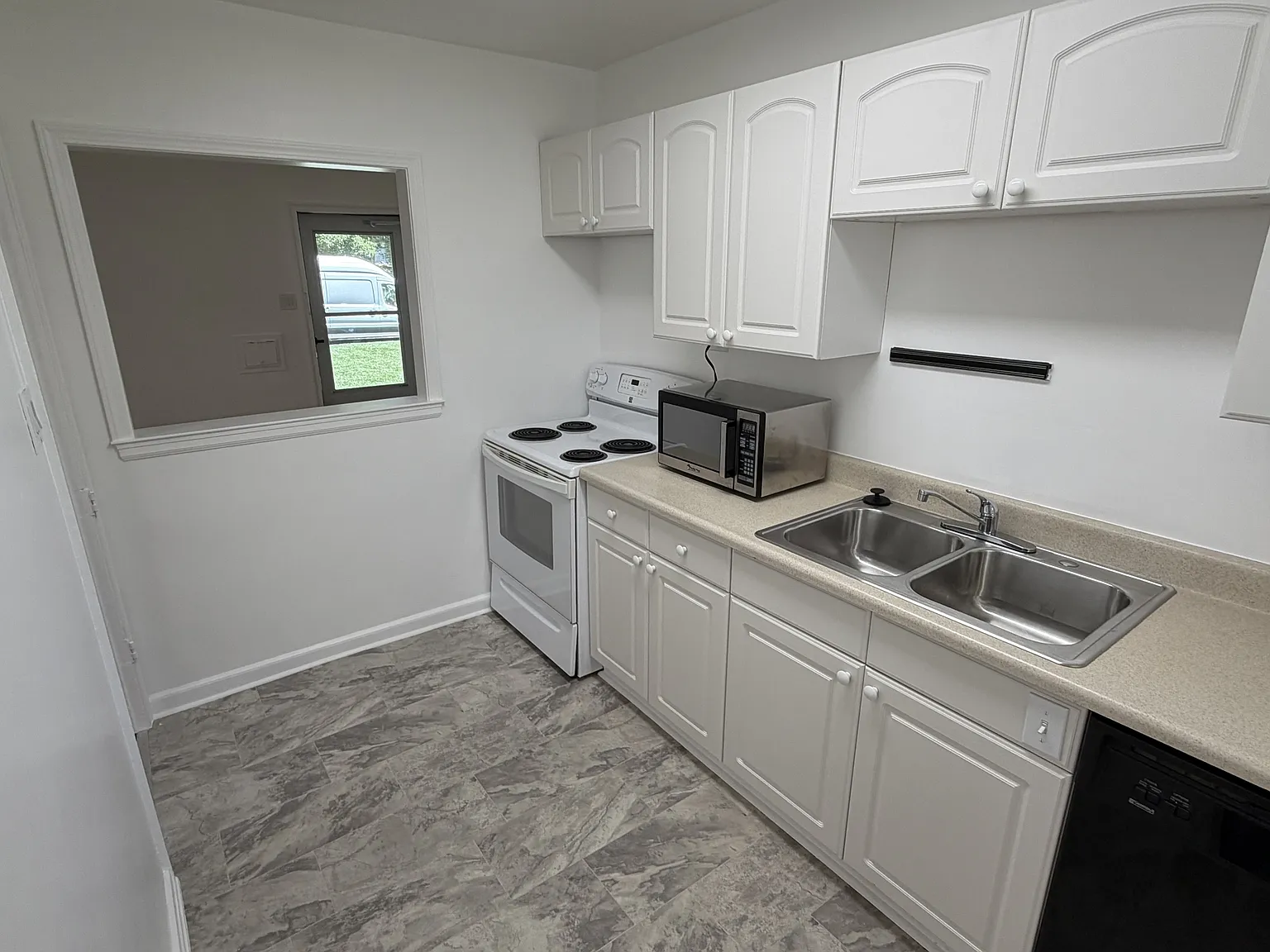 2525 South Clayton Street - 1 — Photo 3