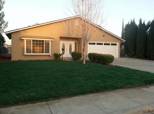 618 7th St, Mc Farland, CA 93250