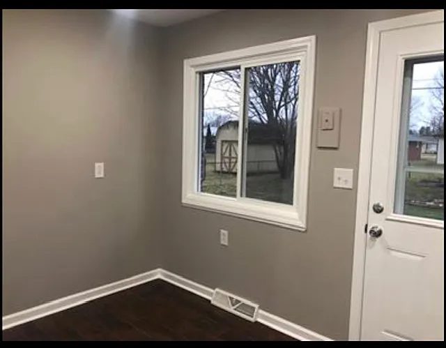 210 Wayside Dr — Photo 5