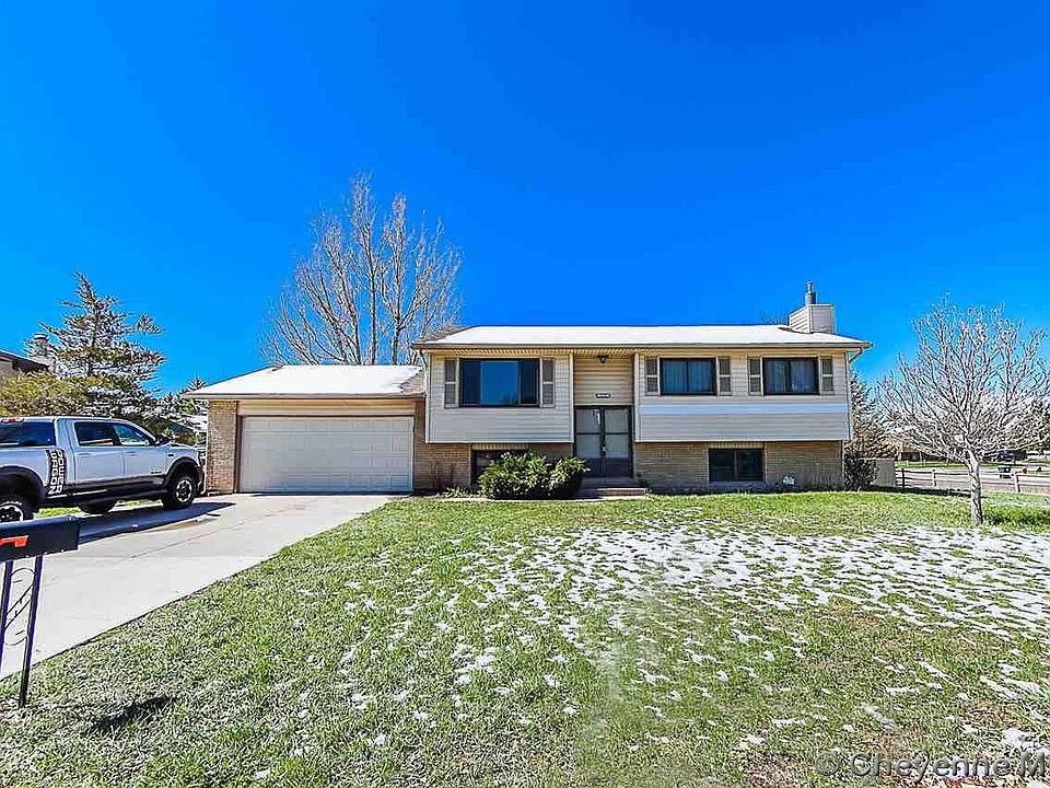 2nd image of 120 Mountain Ct
