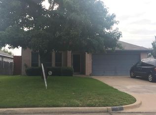 3322 Spring Meadow Ln, Grand Prairie, TX 75052