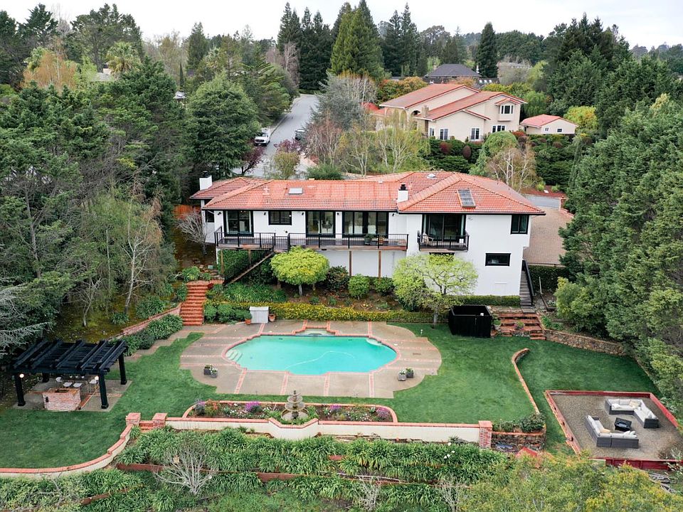 1st image of 1295 Lakeview Dr