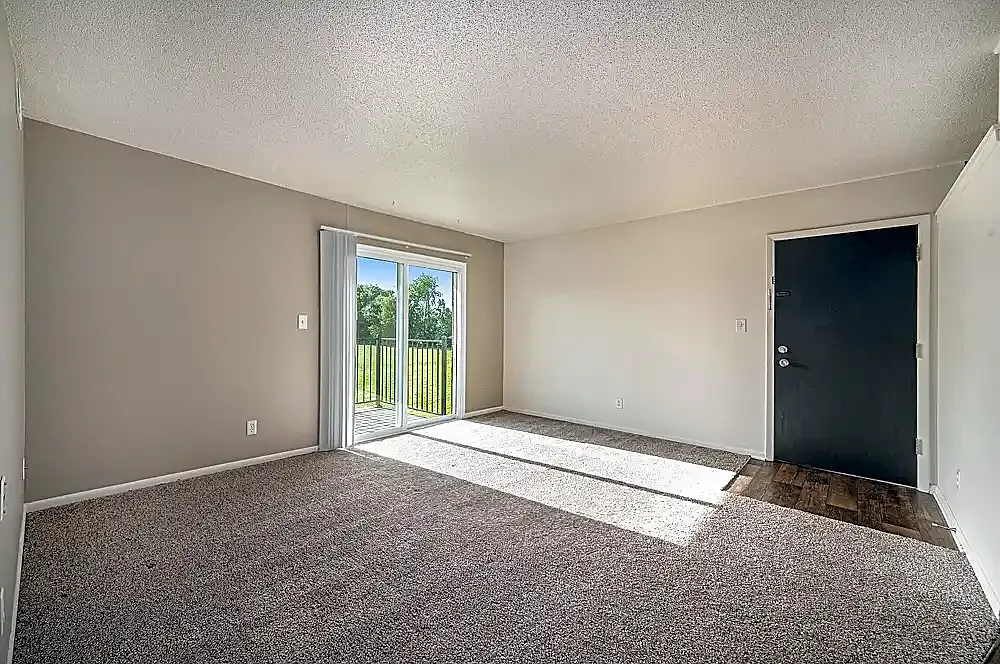 Blue Springs Apartments — Photo 3