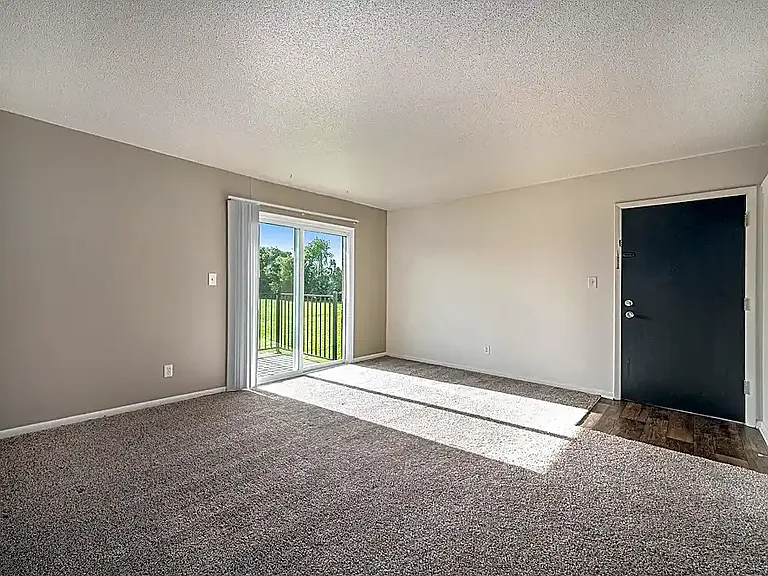 Blue Springs Apartments — Photo 5