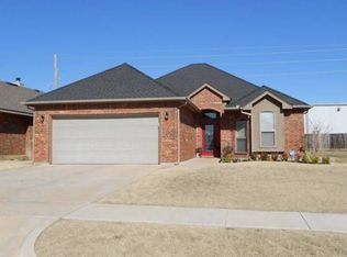 4427 NW Wolf Creek Blvd, Lawton, OK 73505