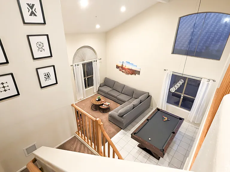 E Michelle Dr — Photo 9