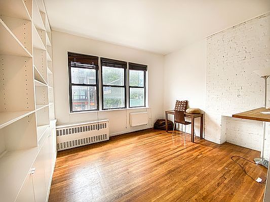 1st image of 205 E 14th St #1E
