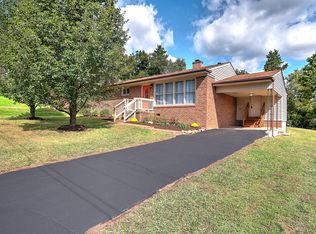 205 Holland Dr, Kingsport, TN 37663