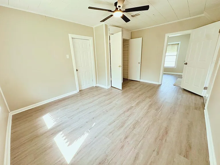 1016 Sulphur Springs Rd — Photo 14