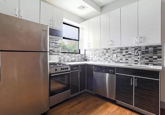 3rd image of 1329 Pacific St #1R