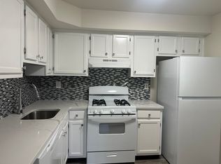 104 Olympic Ct APT 10, Princeton, NJ 08540