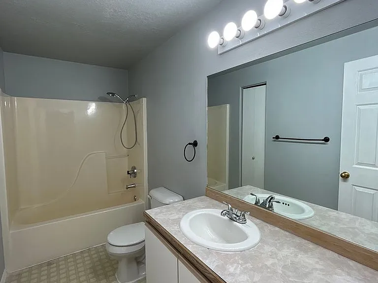 2853-2855 SW Umatilla Ave — Photo 11