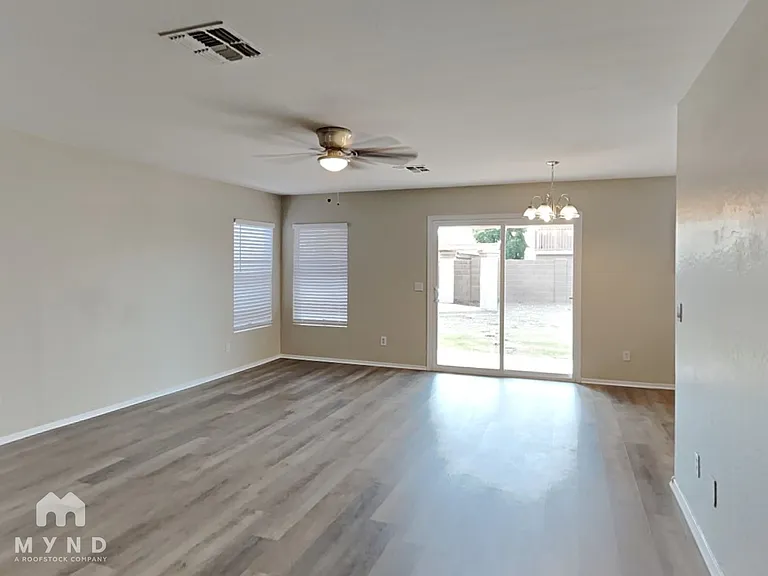 11821 W Cortez St — Photo 3
