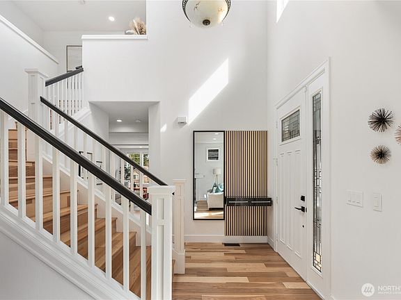 3rd image of 11127 NE 162nd Street