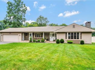 23 Berkshire Dr, Farmington, CT 06032