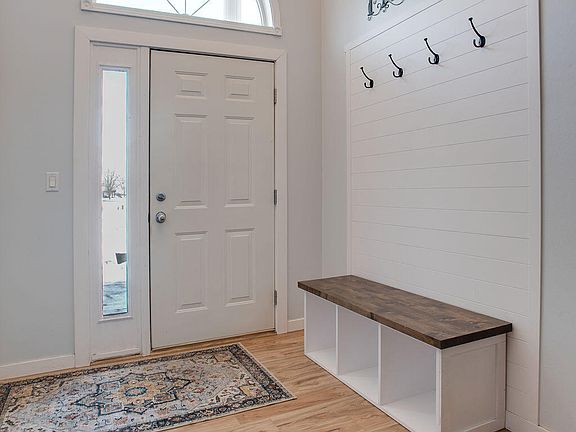 3rd image of 622 S Sedona Dr