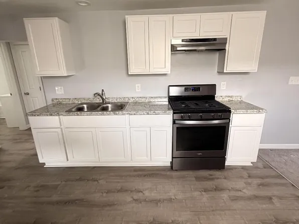 468 Linden St #3, Fall River, MA 02720