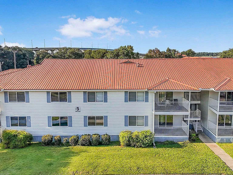 grandview pointe amenities drone-22