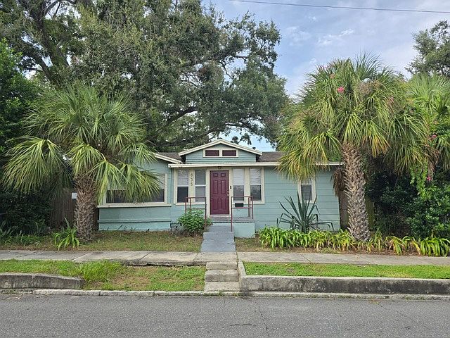 Front of House. Parking in the rear/ side streets of the property